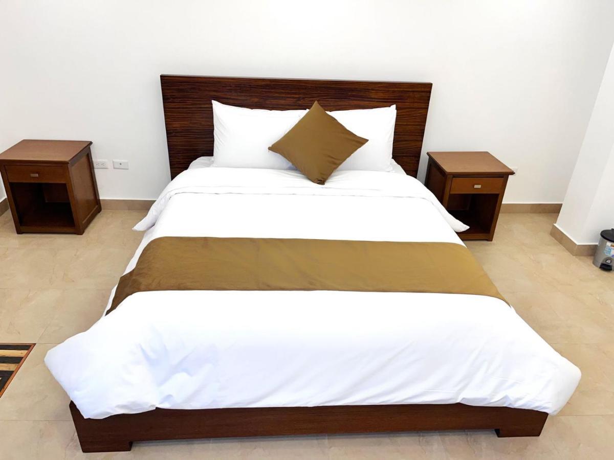 Airos Hotel Баньйос Екстер'єр фото